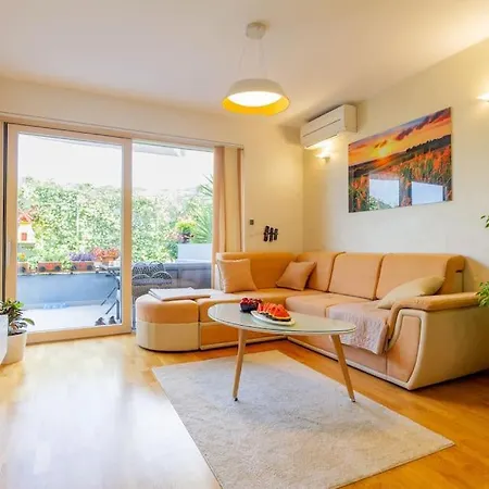 Naduno 2min Walk To *