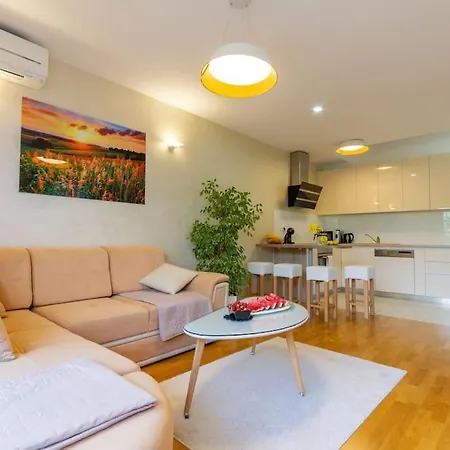 Daire Naduno 2min Walk To *